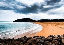 La playa de Rodiles.