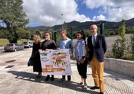 Marisa Ponga, Juan Álvarez, Carlos Fernández Llaneza, Natalia Sánchez Santa Bárbara y Jorge García Monsalve con la infografía.