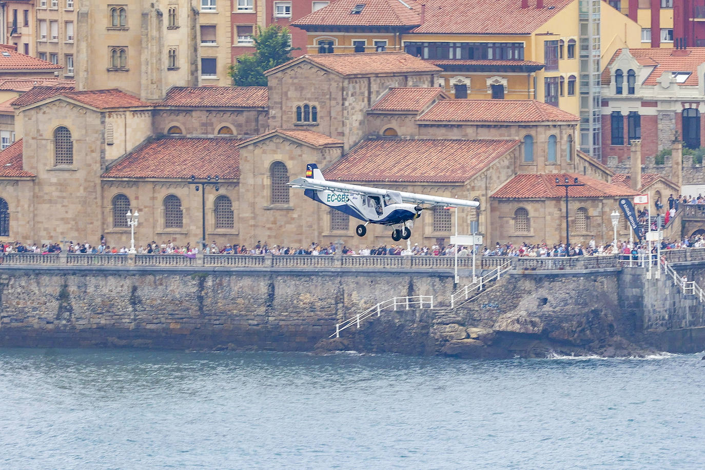 Festival Aéreo Internacional: Gijón disfruta del espectáculo en el cielo