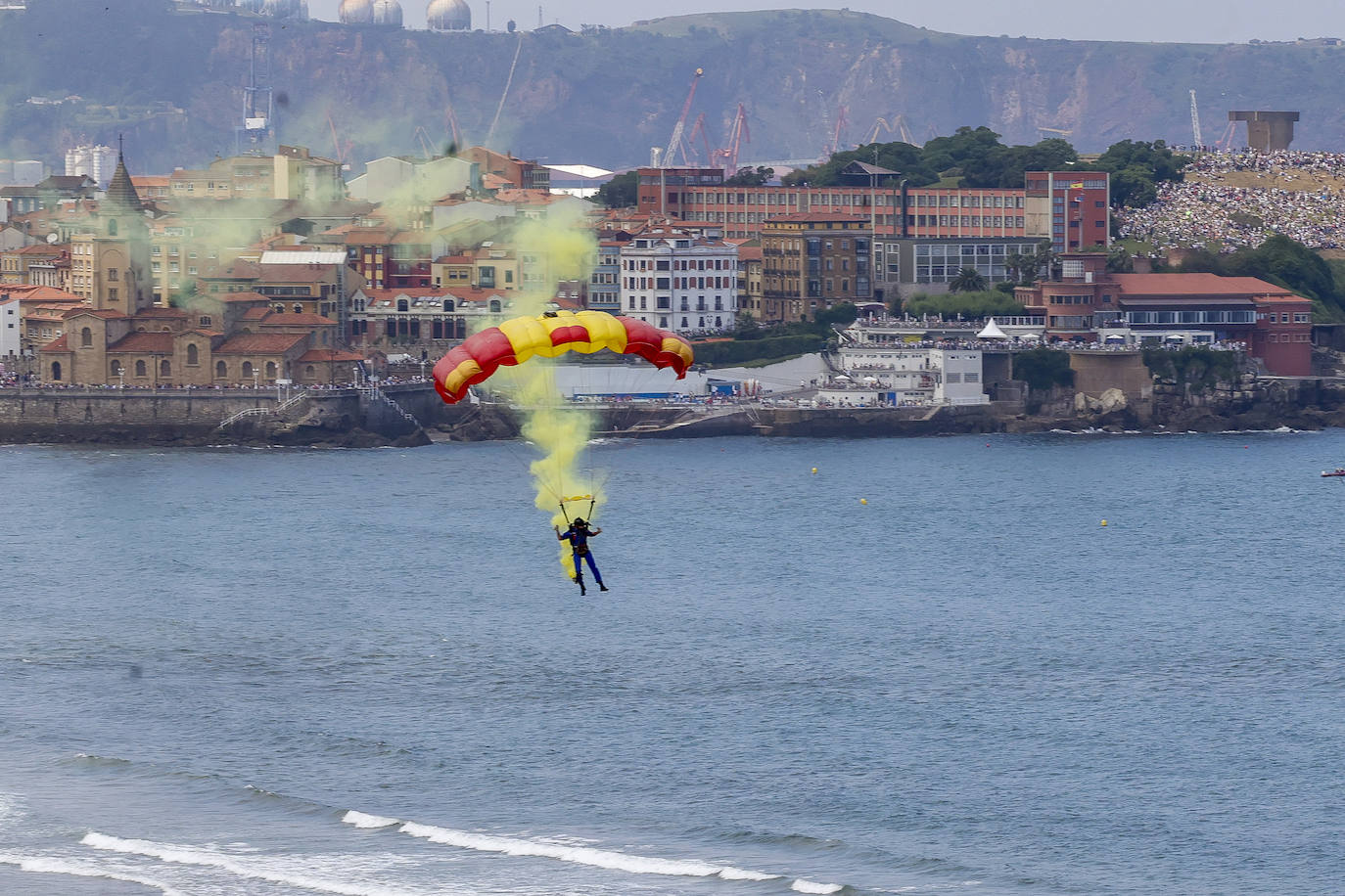 Festival Aéreo Internacional: Gijón disfruta del espectáculo en el cielo