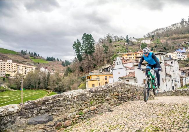 La ruta en bicicleta es otra de las propuestas.