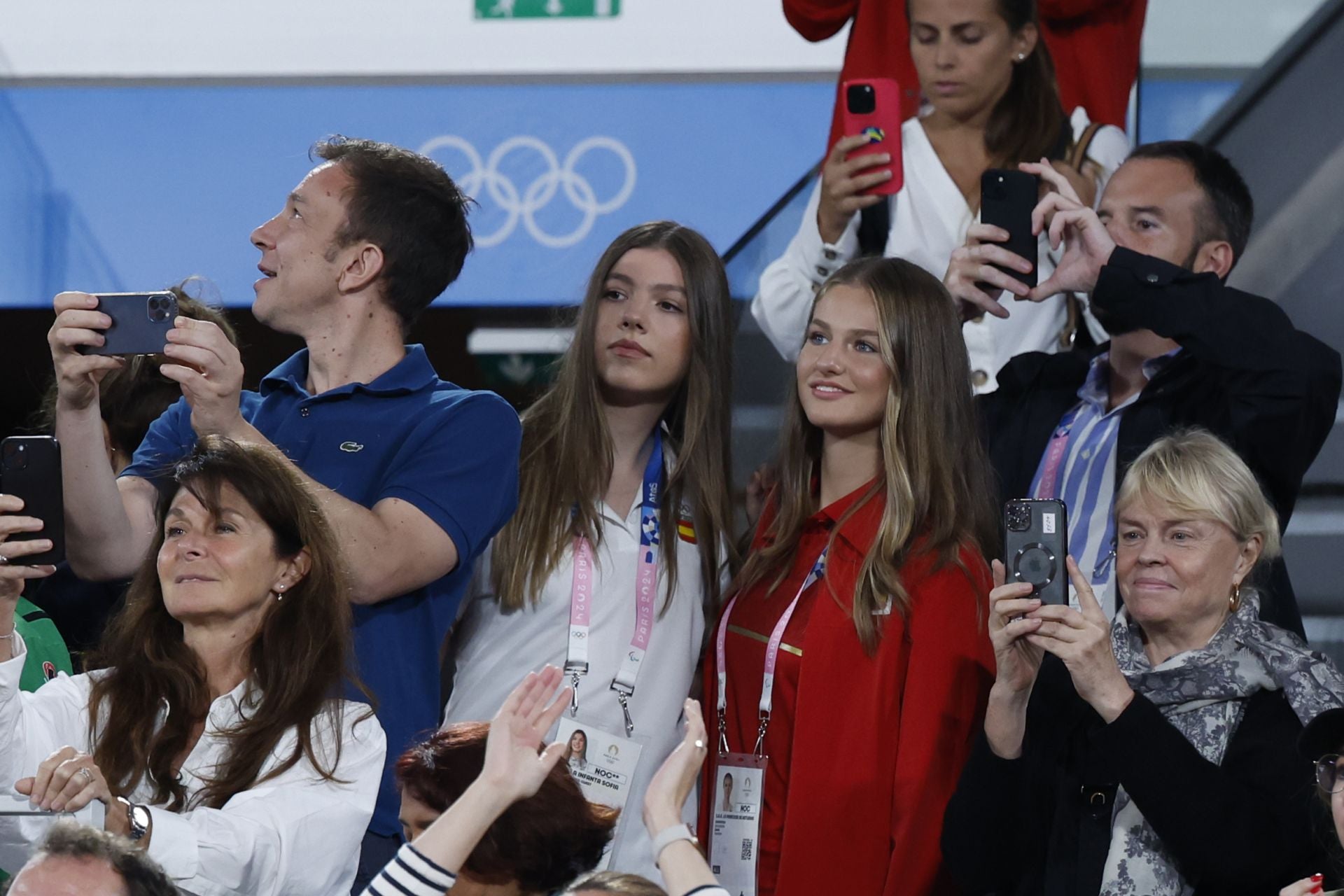 La princesa Leonor y la infanta Sofía, en los Juegos Olímpicos animando a España