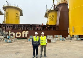 Los presidentes de Windar Renovables e Iberdrola despiden en Avilés el último barco con las estructuras del parque eólico americano 'Vineyard Wind I'.