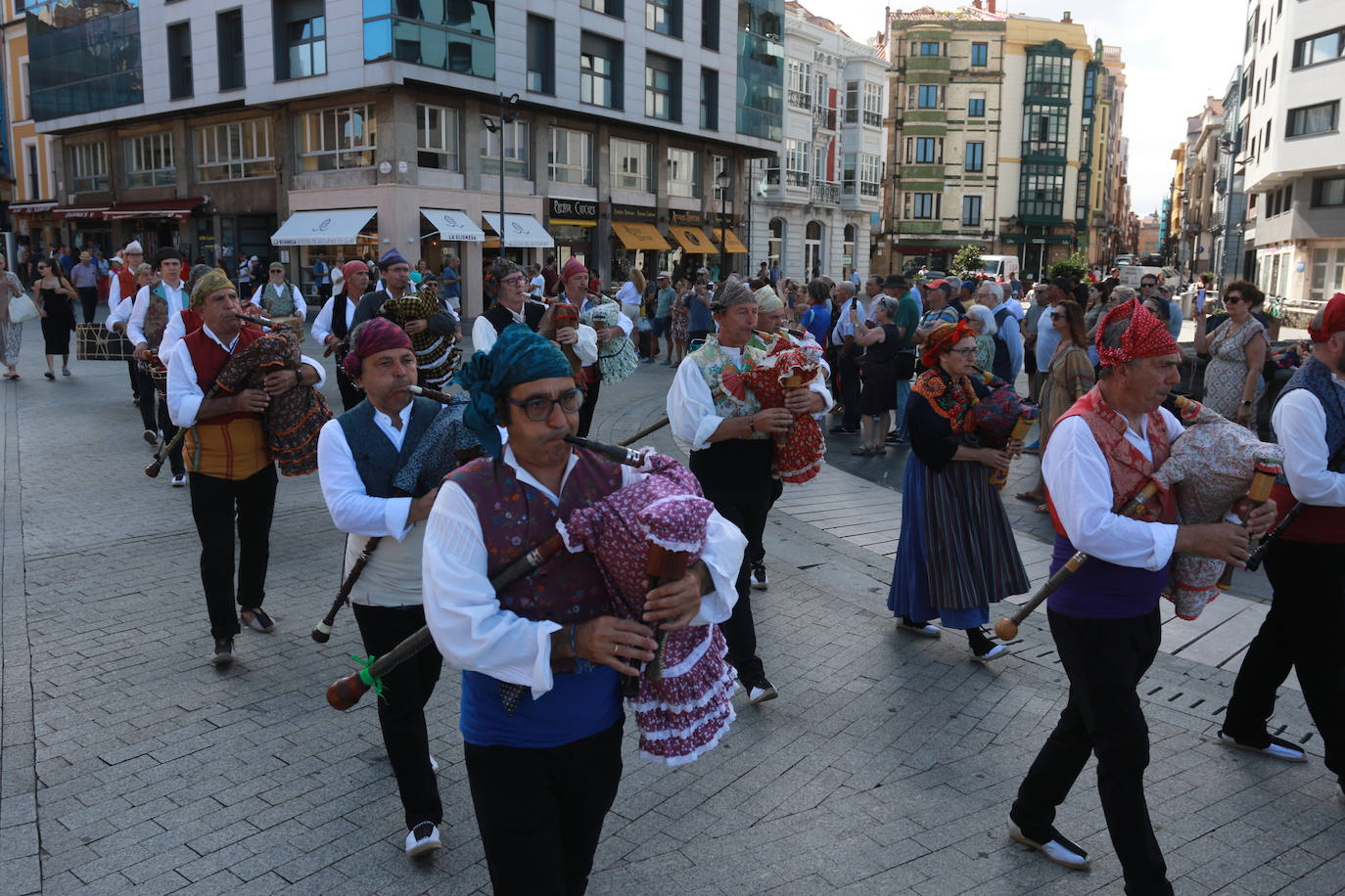 Un Día de Asturias en Gijón para la historia