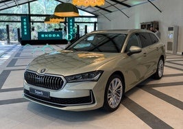 La cuarta generación del Skoda Superb mantiene las carrocerías berlina y Combi.