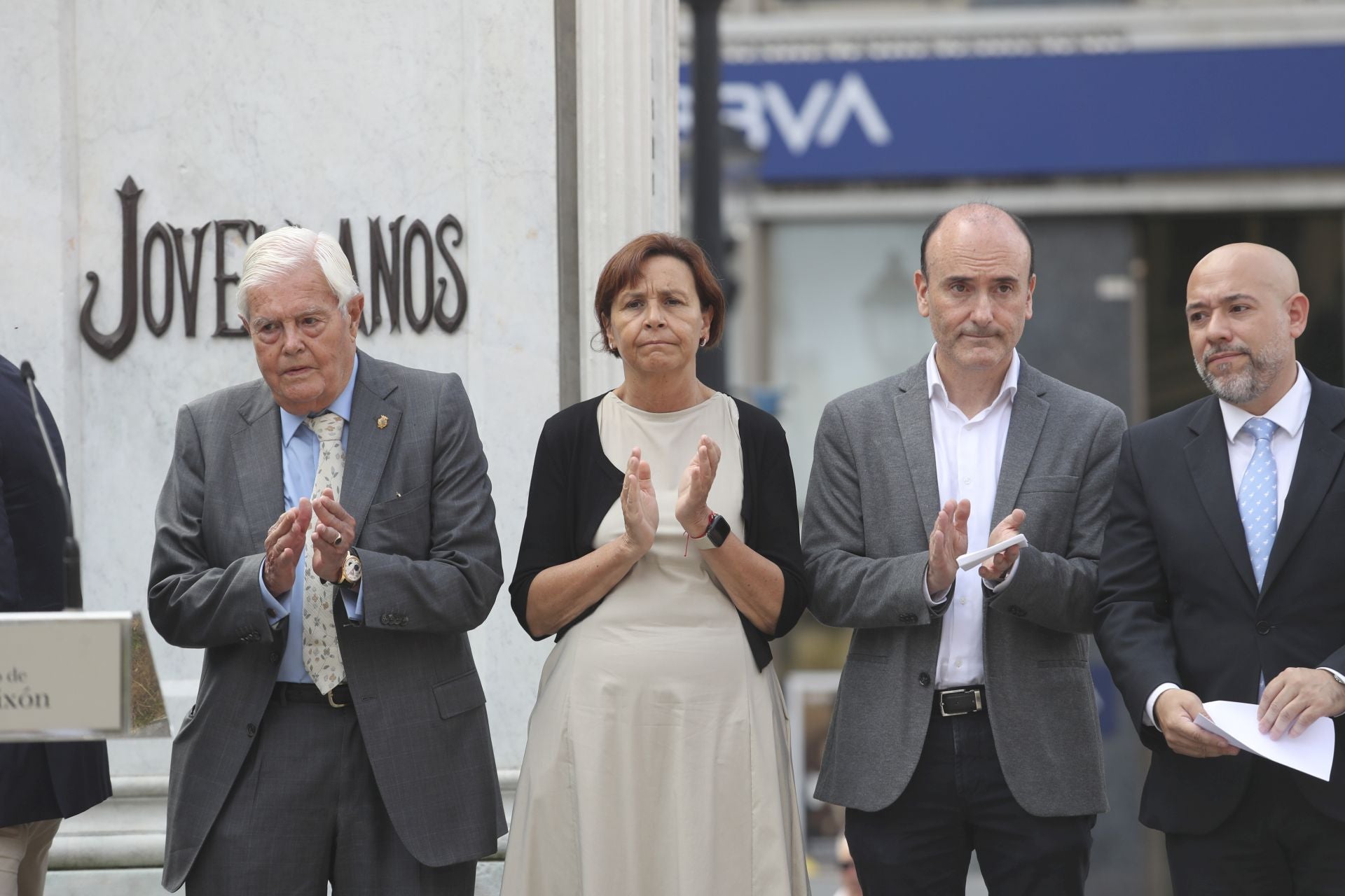 Homenaje y ofrenda floral a Jovellanos en Gijón