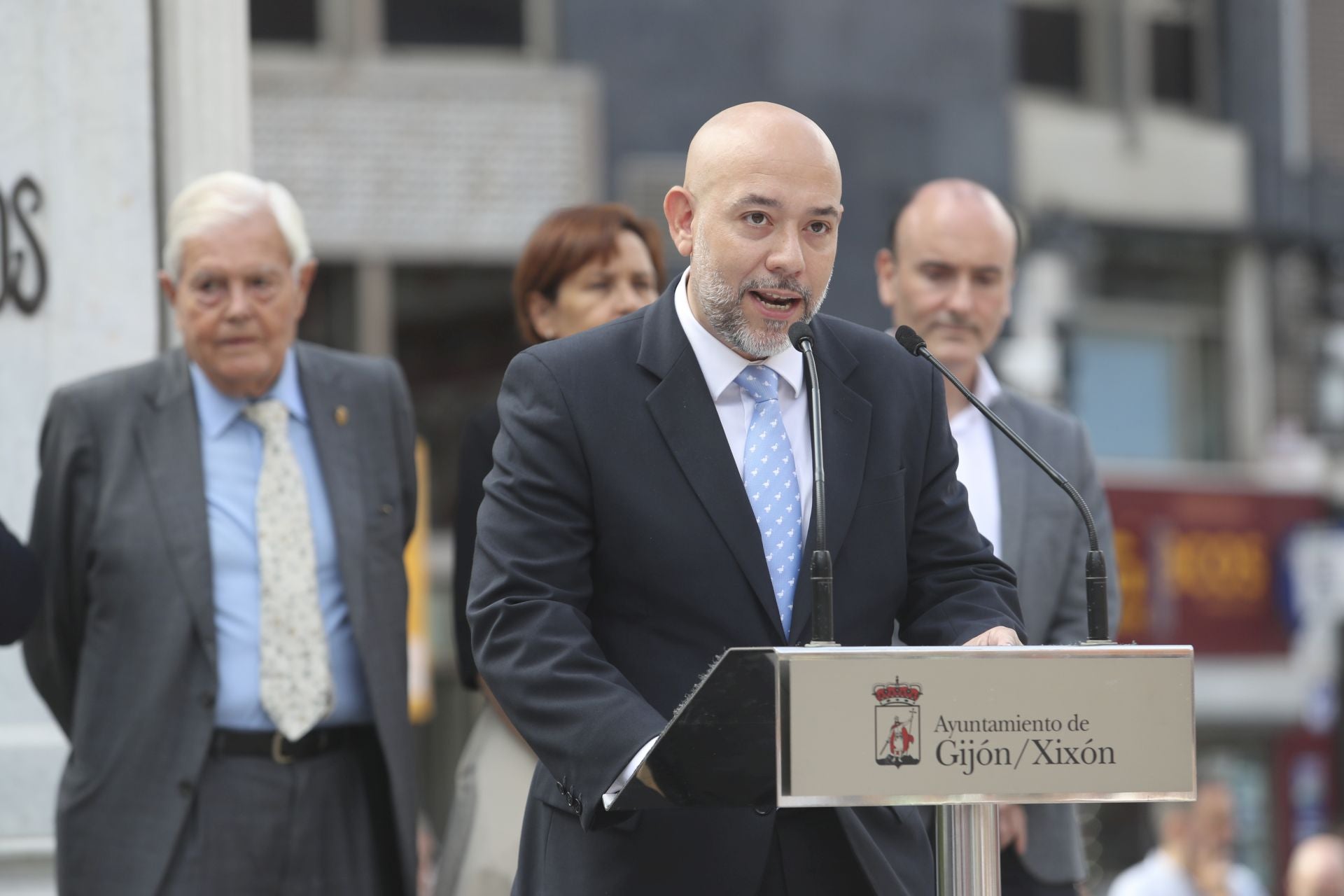 Homenaje y ofrenda floral a Jovellanos en Gijón