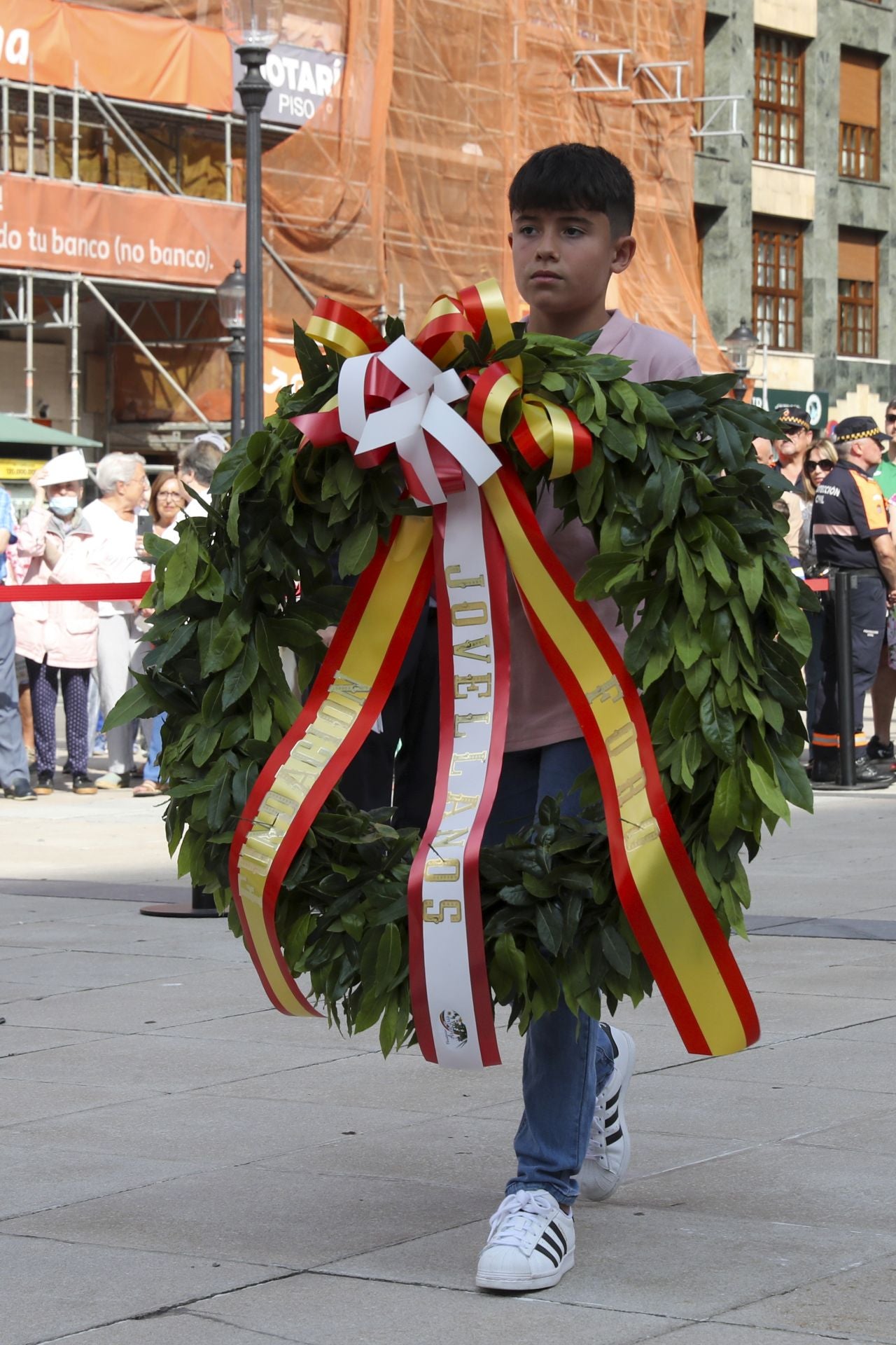 Homenaje y ofrenda floral a Jovellanos en Gijón