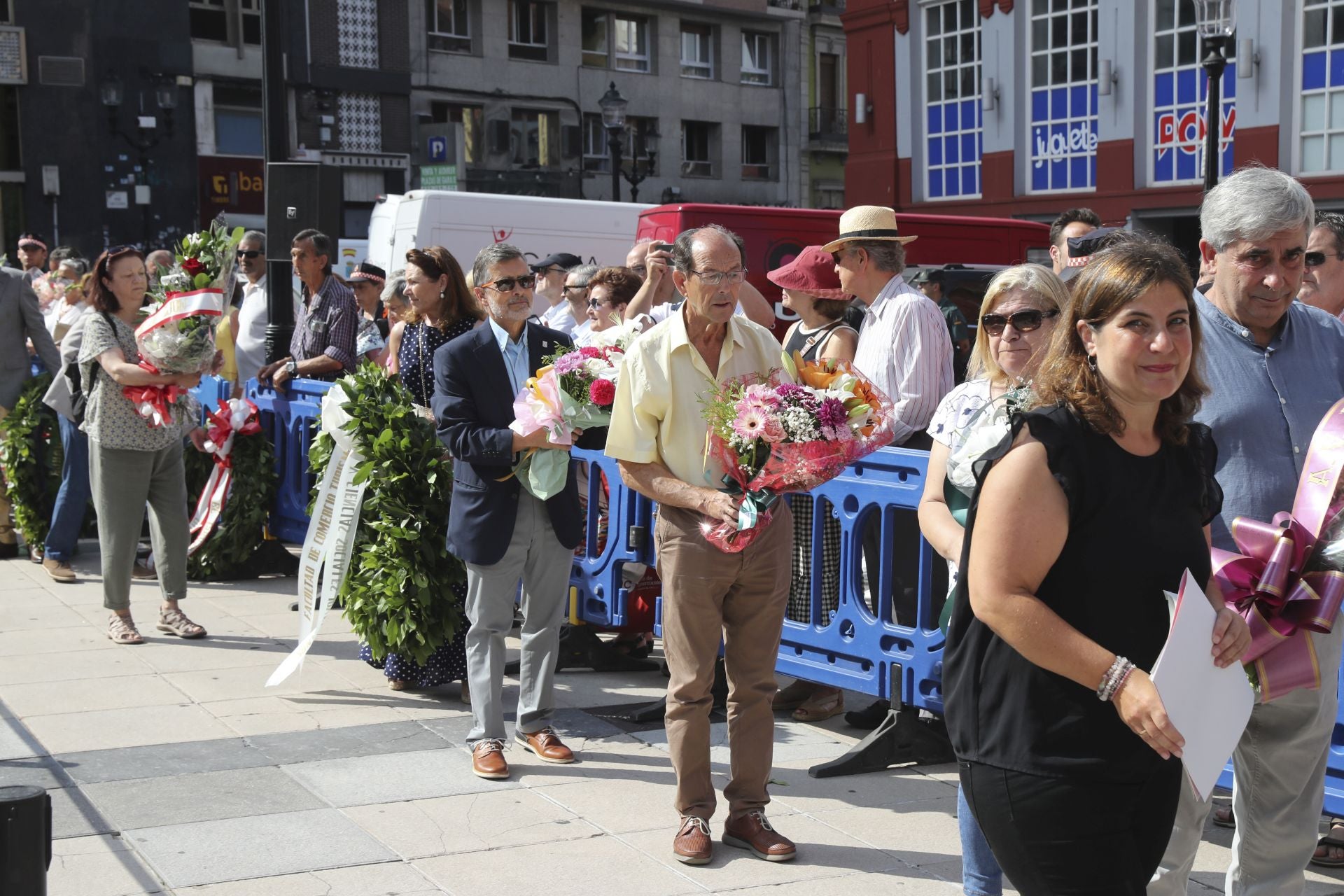 Homenaje y ofrenda floral a Jovellanos en Gijón