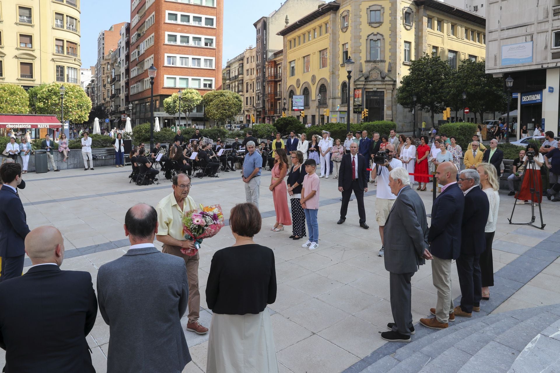 Homenaje y ofrenda floral a Jovellanos en Gijón