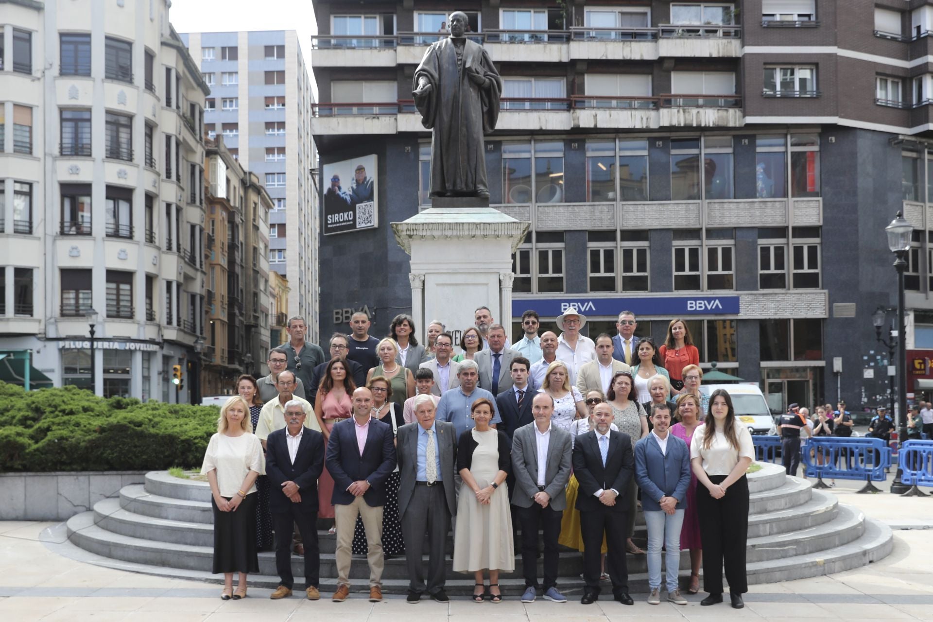 Homenaje y ofrenda floral a Jovellanos en Gijón