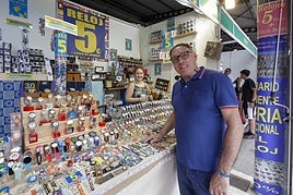 Relojes de por vida.Manuel Granja es uno de los clásicos de la Feria y lleva más de 20 años vendiendo relojes.