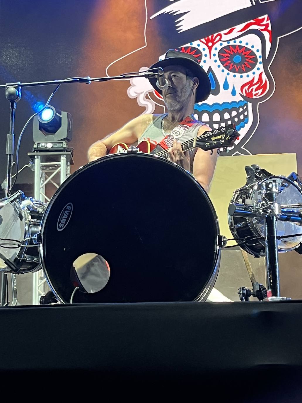 Enol y Muchachito Bombo Infierno triunfan en Gijón