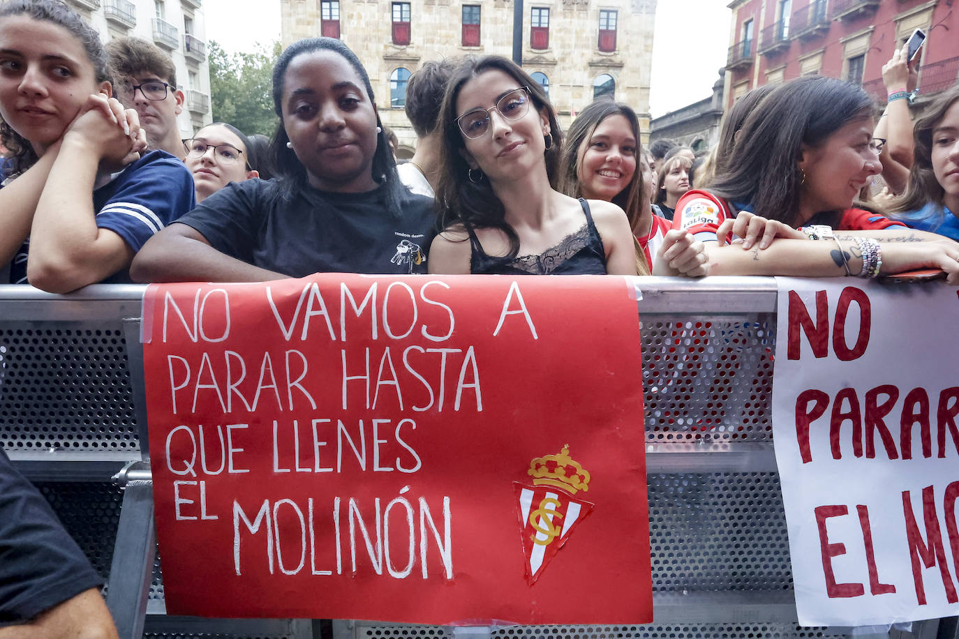 Enol y Muchachito Bombo Infierno triunfan en Gijón