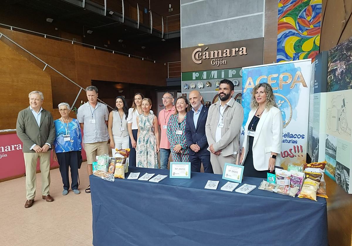 Las asociaciones de celíacos, con representantes camerales e institucionales.