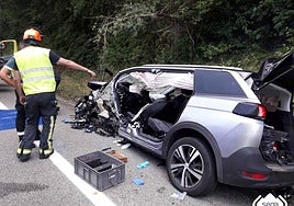 Seis heridos, uno de ellos grave, tras un choque frontal de dos turismos en el puerto de Pajares
