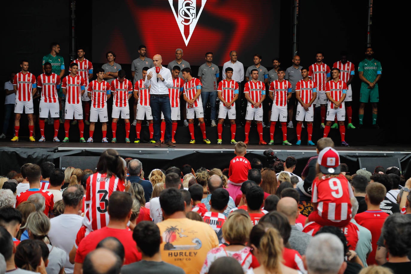 Puesta de largo del Sporting ante una eufórica afición