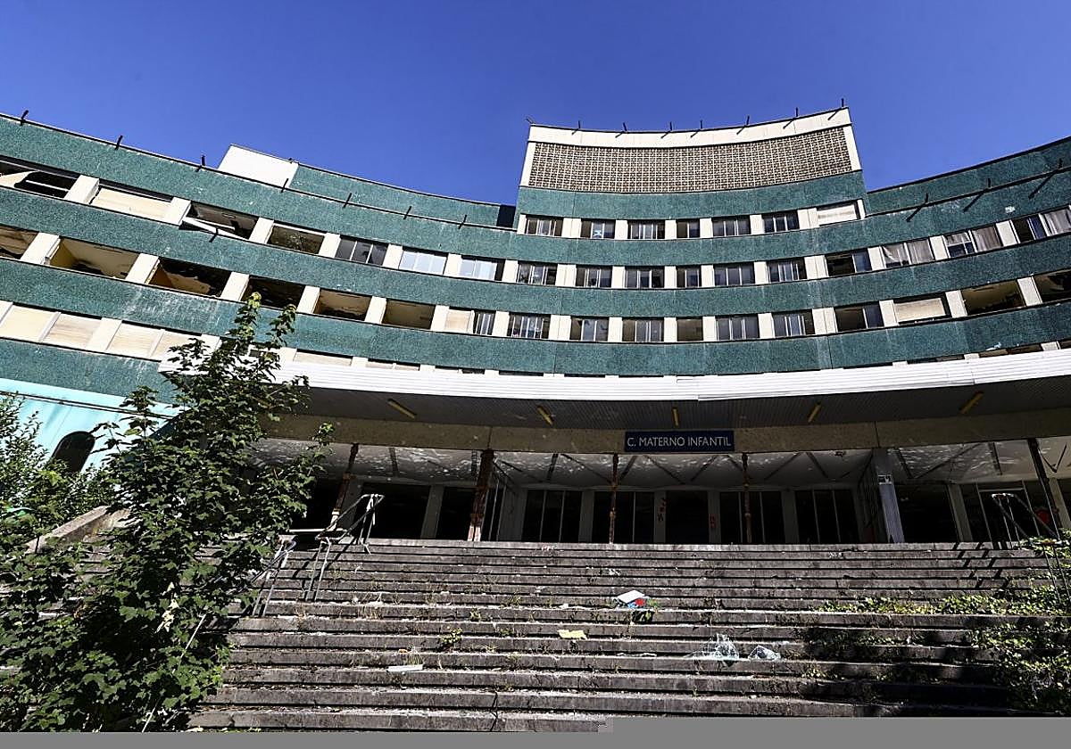 Estado en el que se encuentra la antigua sede de Maternidad en el antiguo HUCA.