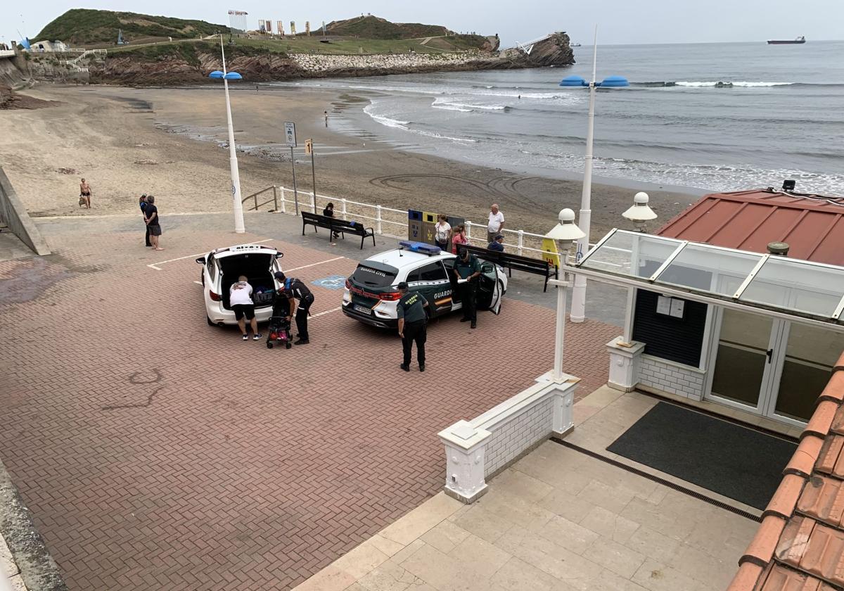 La Guardia Civil, en el lugar de los hechos.