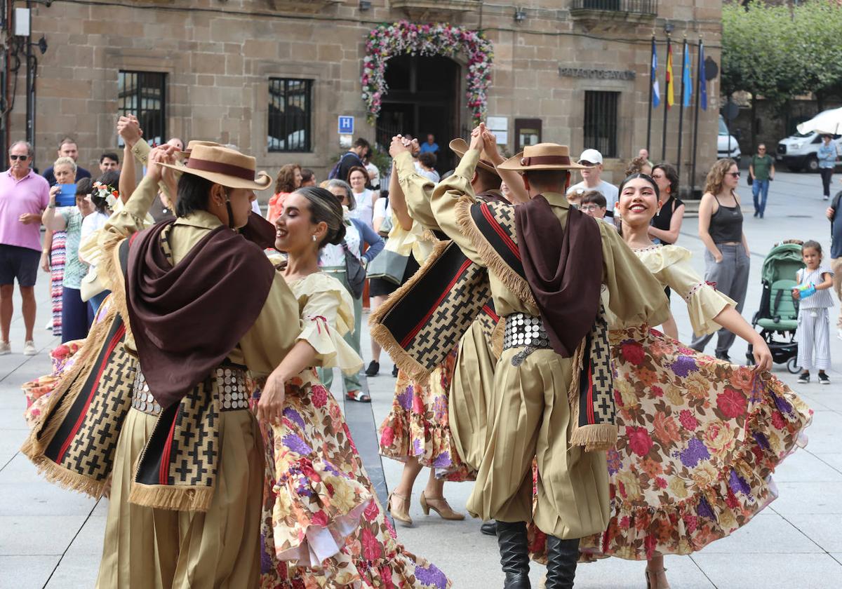 XLIII Festival de Música y Danza Popular