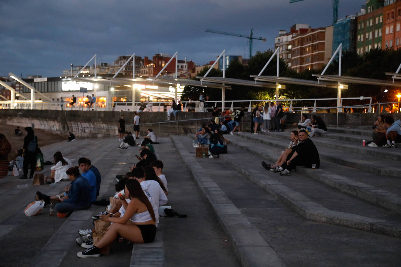 Una explosión de luz, música y color en la Noche de los Fuegos