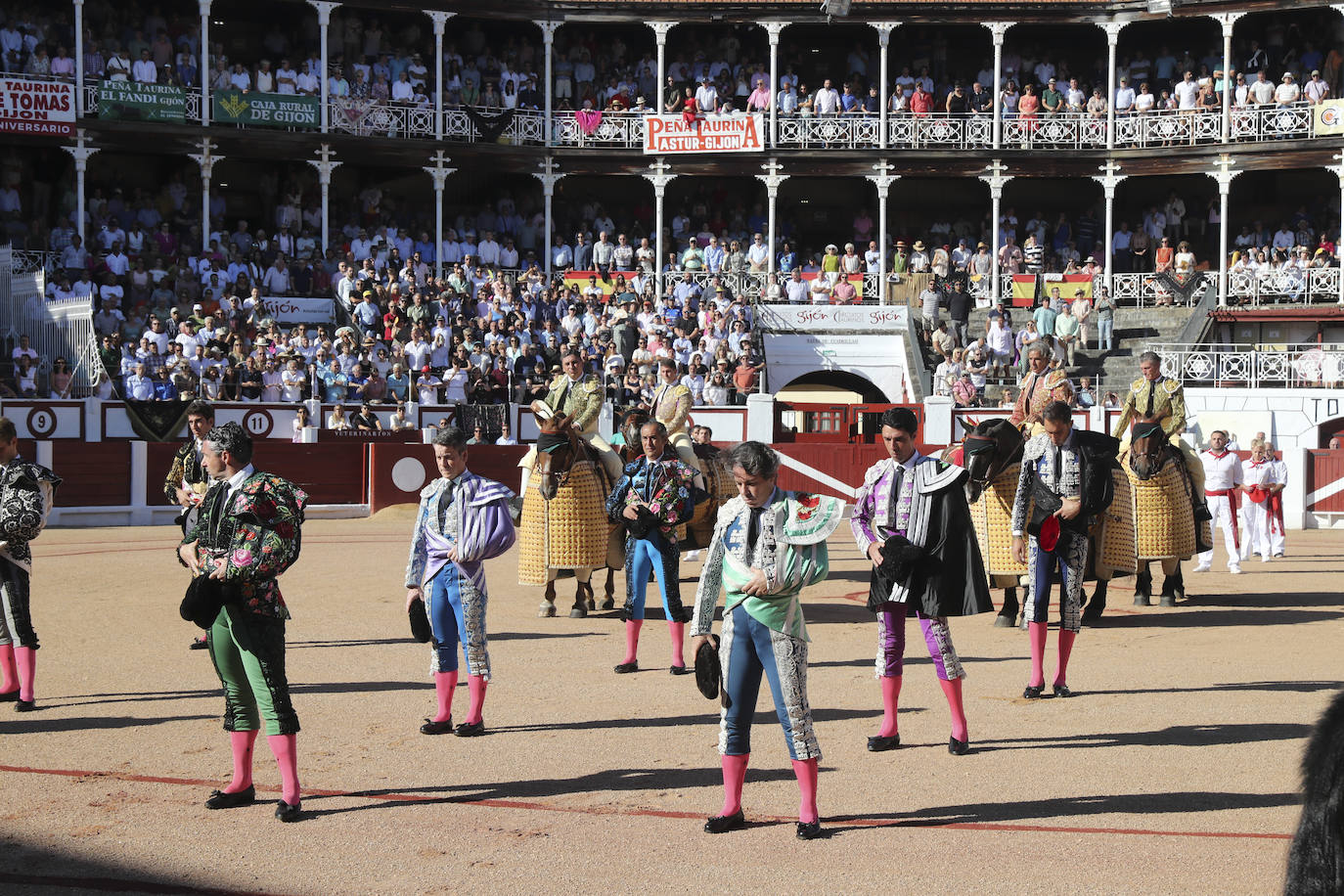 La primera tarde de toros en Gijón, en imágenes