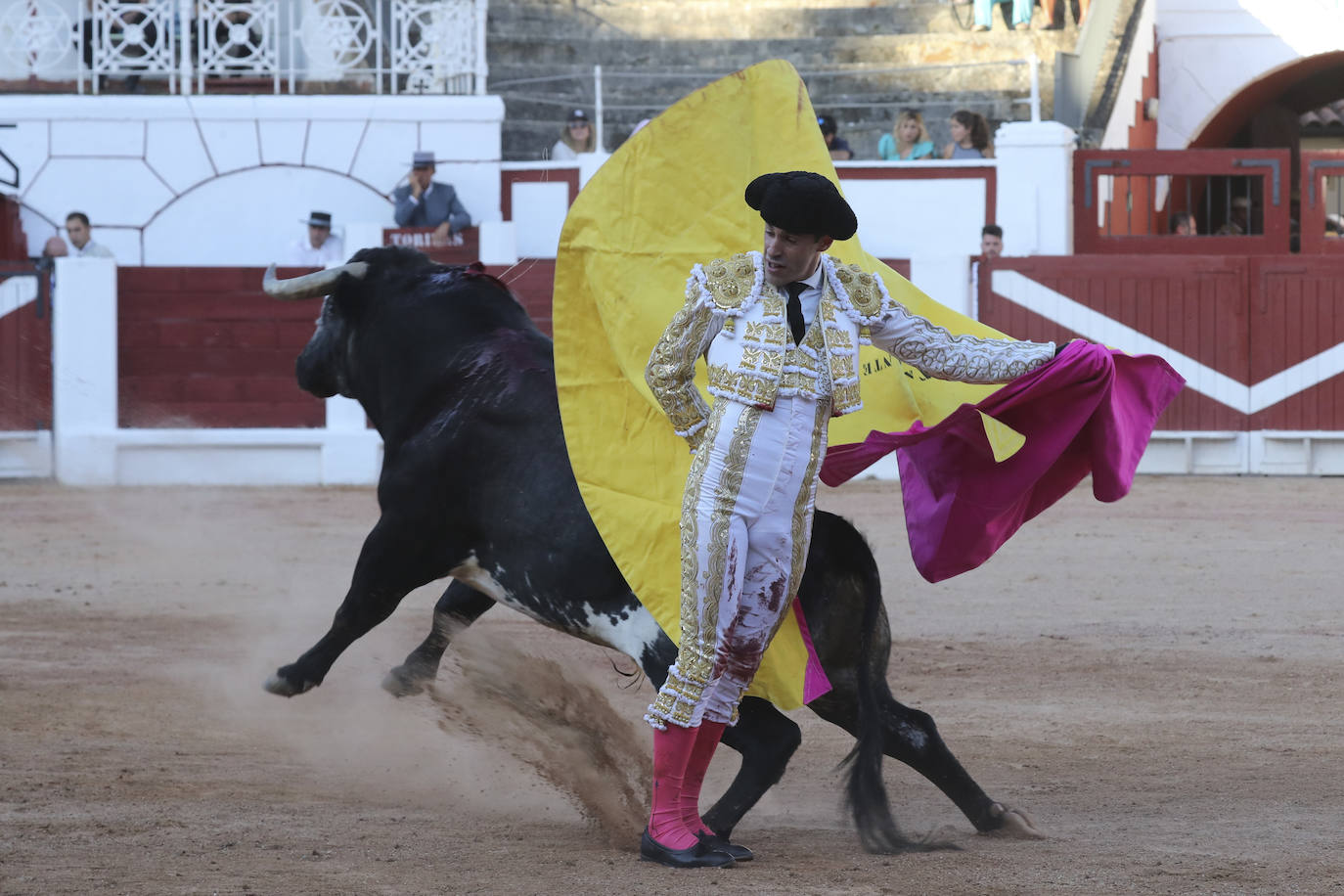 La primera tarde de toros en Gijón, en imágenes