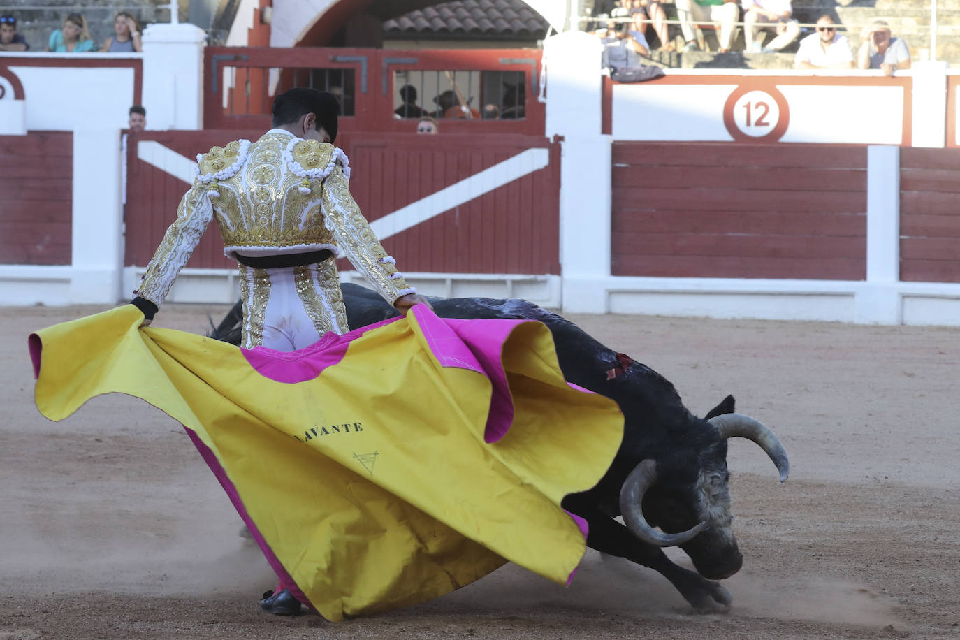 La primera tarde de toros en Gijón, en imágenes