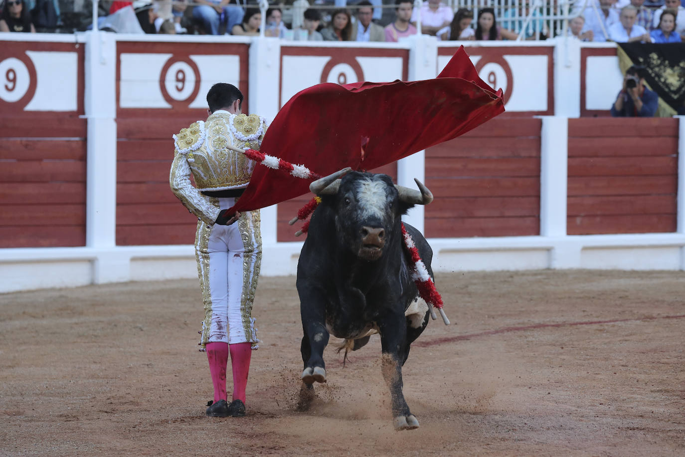 La primera tarde de toros en Gijón, en imágenes