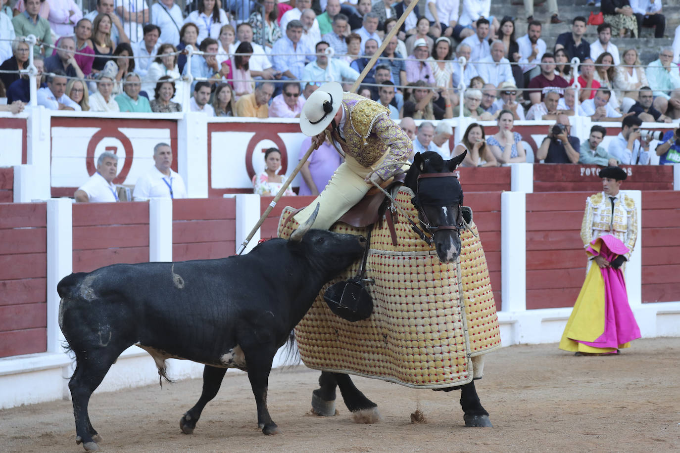 La primera tarde de toros en Gijón, en imágenes