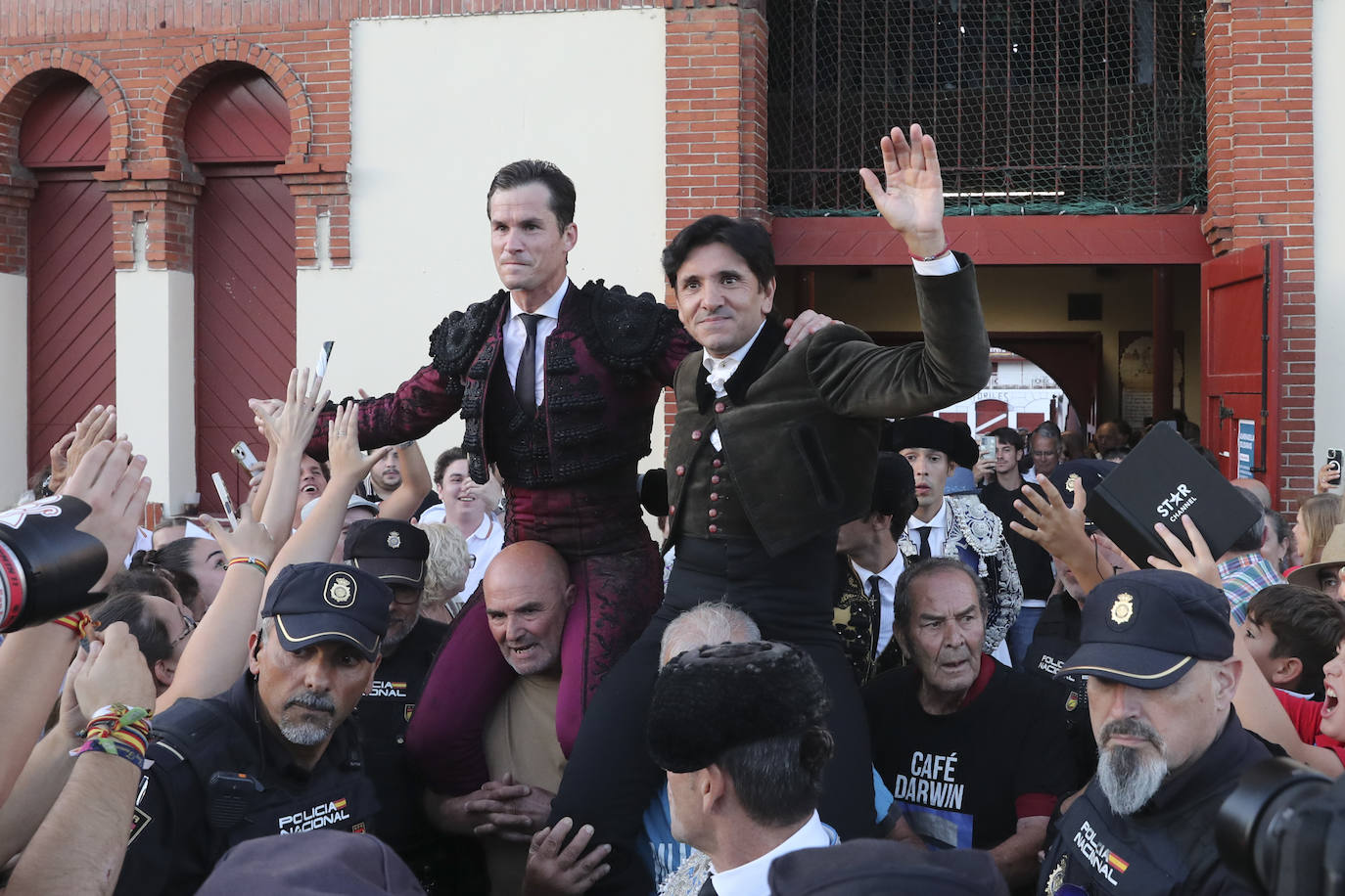 La primera tarde de toros en Gijón, en imágenes