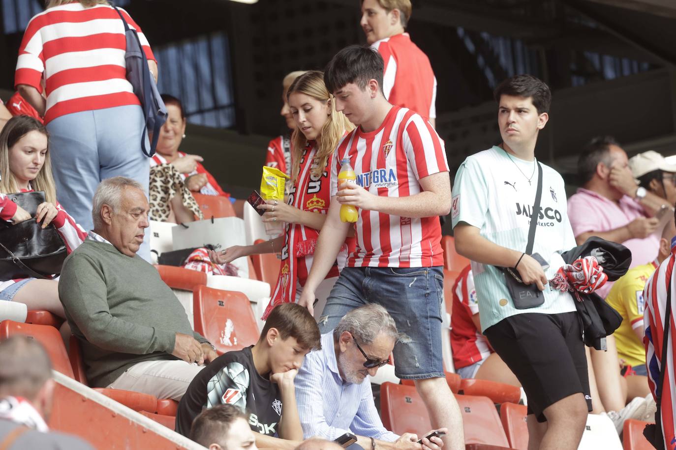 ¿Estuviste en el Sporting - Levante? ¡Búscate!