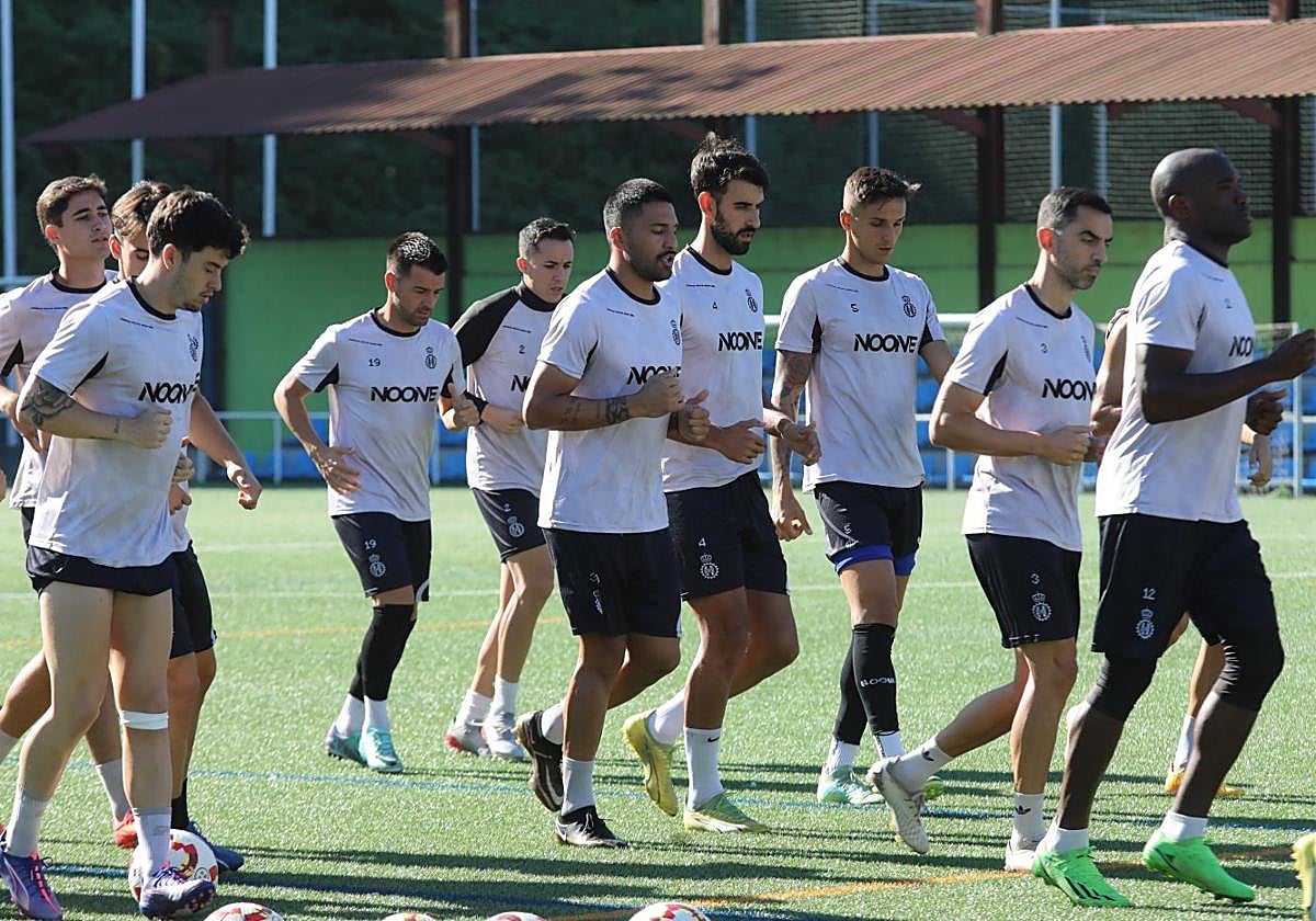 Plantilla del Real Avilés Industrial en un entrenamiento celebrado en La Toba.