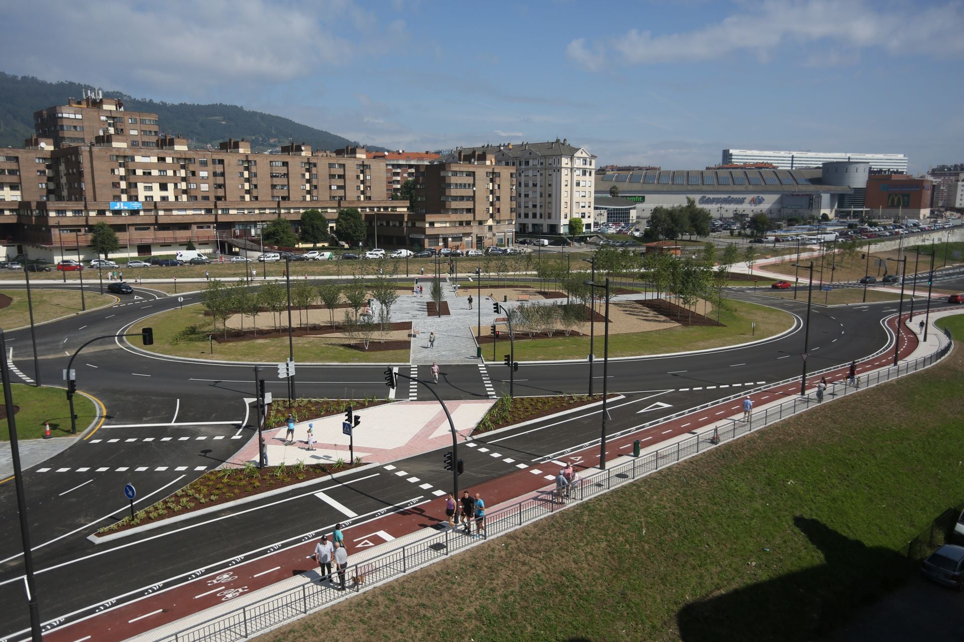 Oviedo estrena la rotonda de Santullano