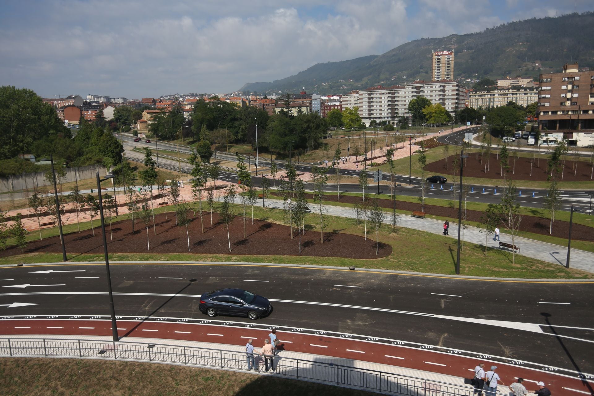 Oviedo estrena la rotonda de Santullano