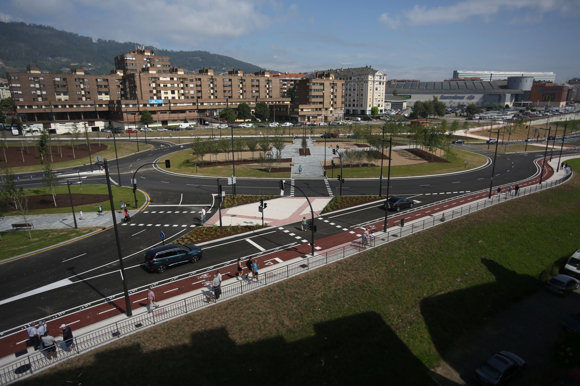 Oviedo estrena la rotonda de Santullano