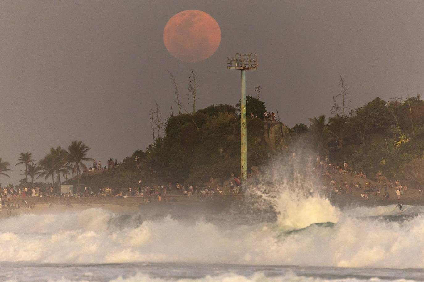 Desde Asturias hasta Río de Janeiro: así se vio la espectacular superluna azul