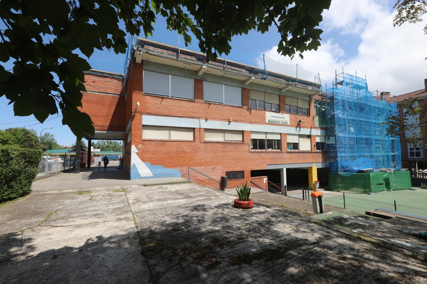 El colegio Marcelo Gago lleva ya un año en obras.