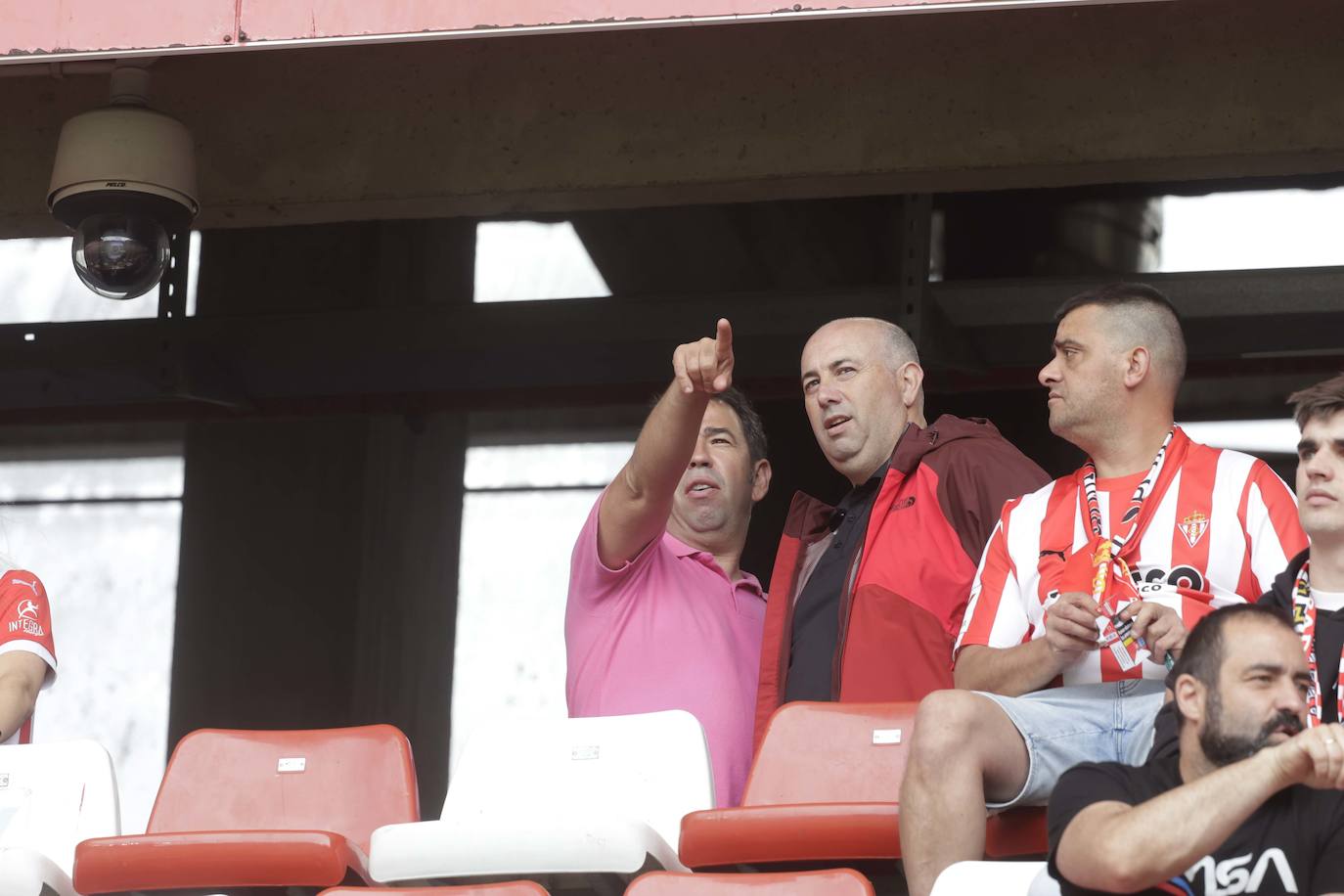 ¿Estuviste en El Molinón en el Sporting - Eldense? ¡Búscate!