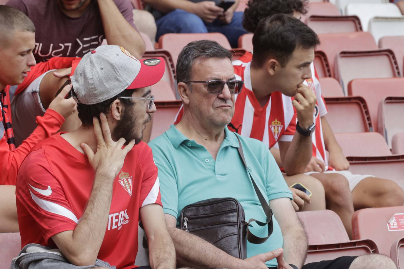 ¿Estuviste en El Molinón en el Sporting - Eldense? ¡Búscate!