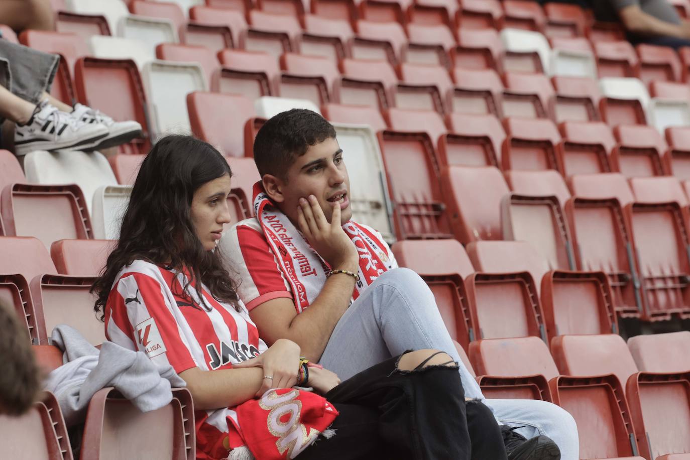 ¿Estuviste en El Molinón en el Sporting - Eldense? ¡Búscate!