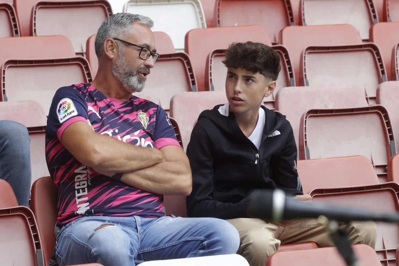 ¿Estuviste en El Molinón en el Sporting - Eldense? ¡Búscate!