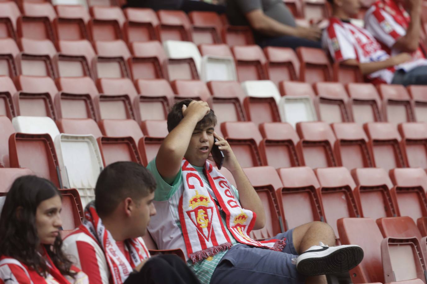 ¿Estuviste en El Molinón en el Sporting - Eldense? ¡Búscate!