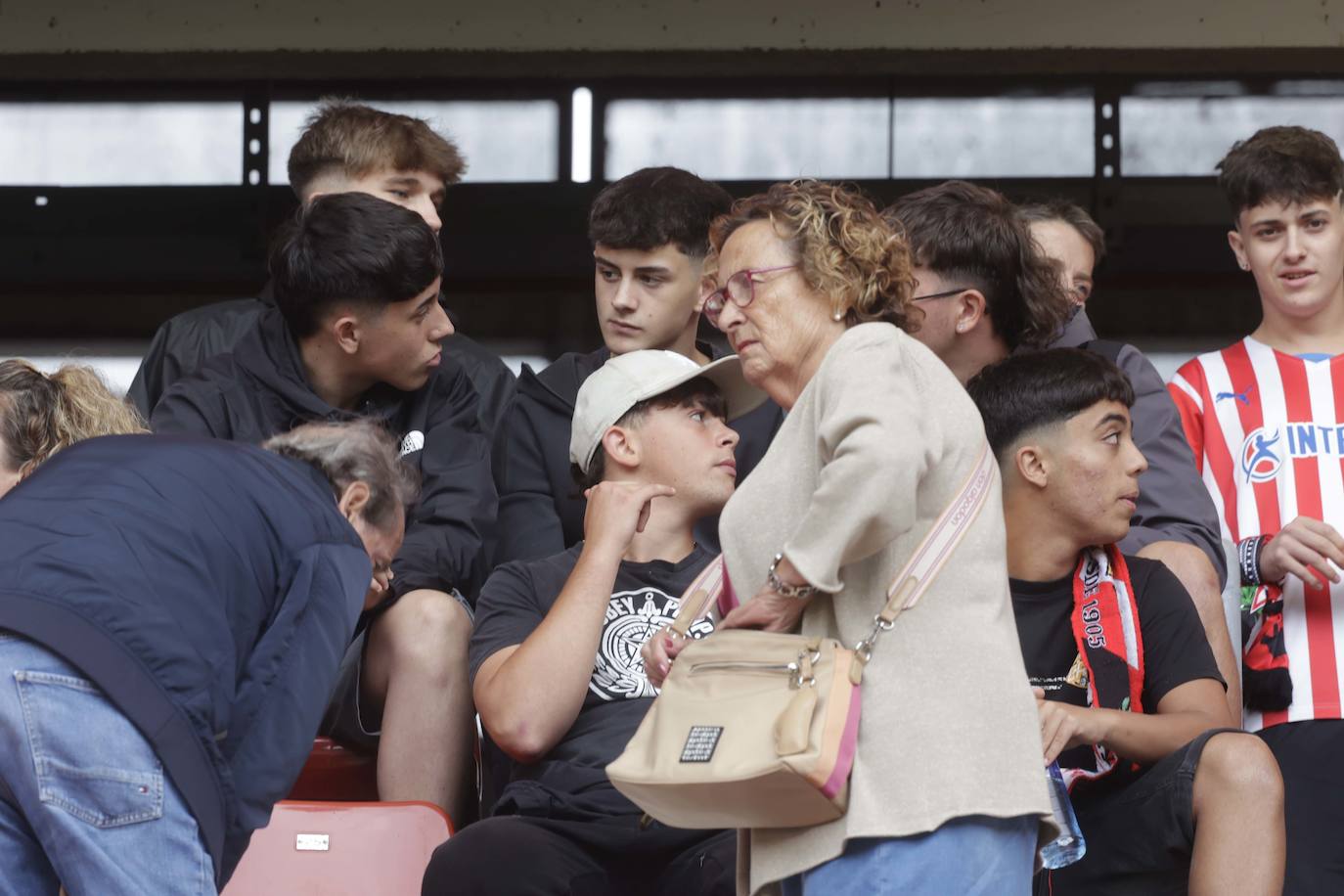 ¿Estuviste en El Molinón en el Sporting - Eldense? ¡Búscate!