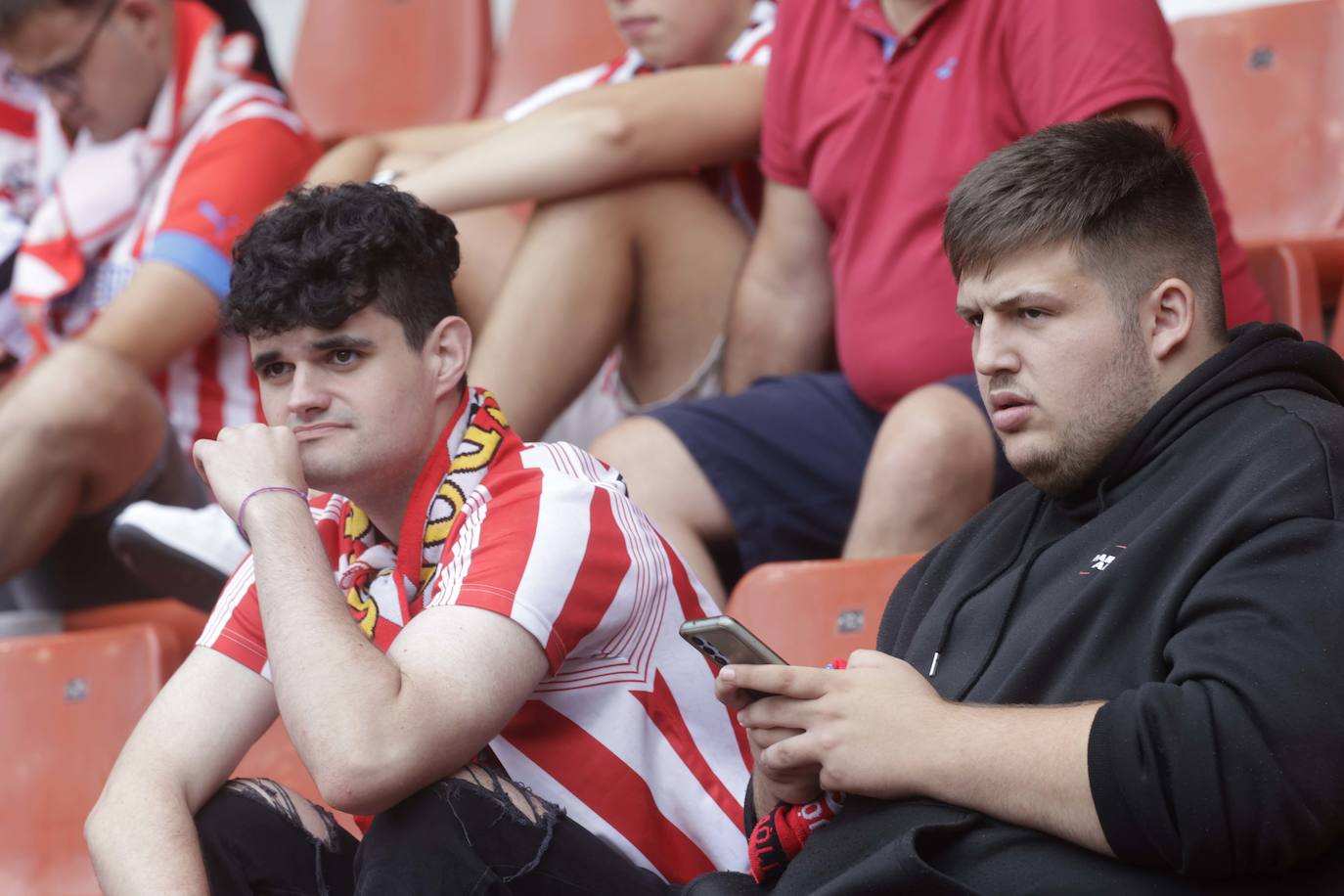 ¿Estuviste en El Molinón en el Sporting - Eldense? ¡Búscate!