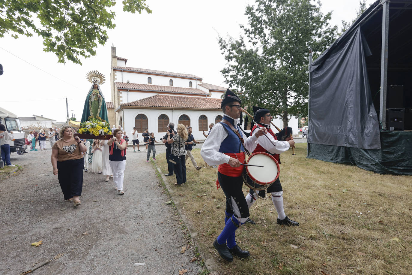 Contrueces, Vega y Fontaciera disfrutan sus fiestas patronales