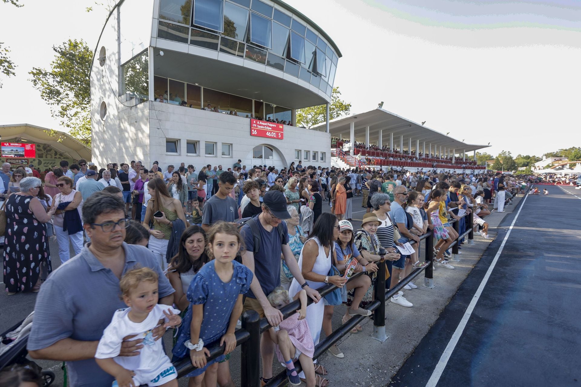 Pistoletazo de salida del concurso hípico de Gijón