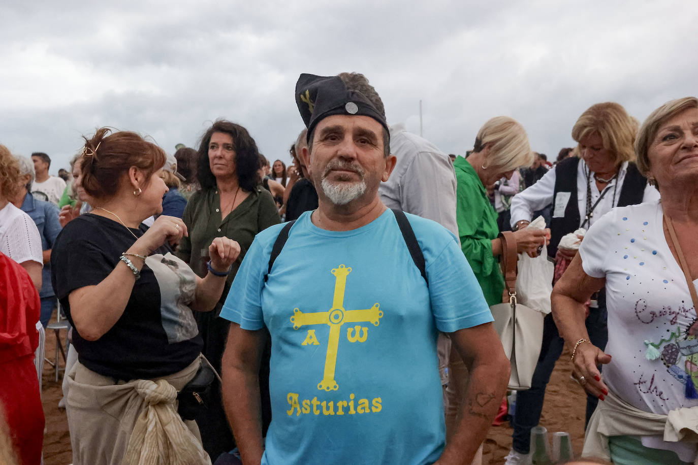 ¿Estuviste intentando batir el récord de escanciado de Gijón? ¡Búscate!