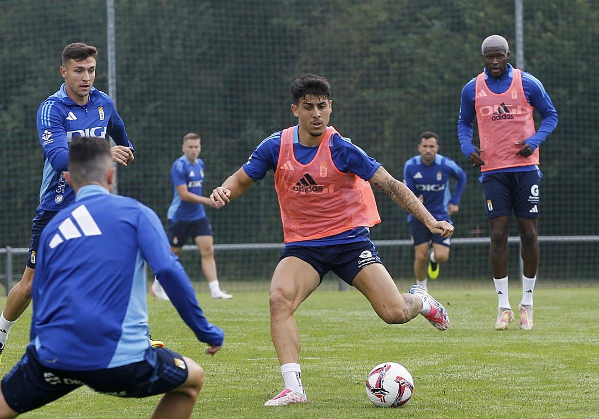 Colombatto, que volvió a tener minutos, durante un entrenamiento en El Requexón.