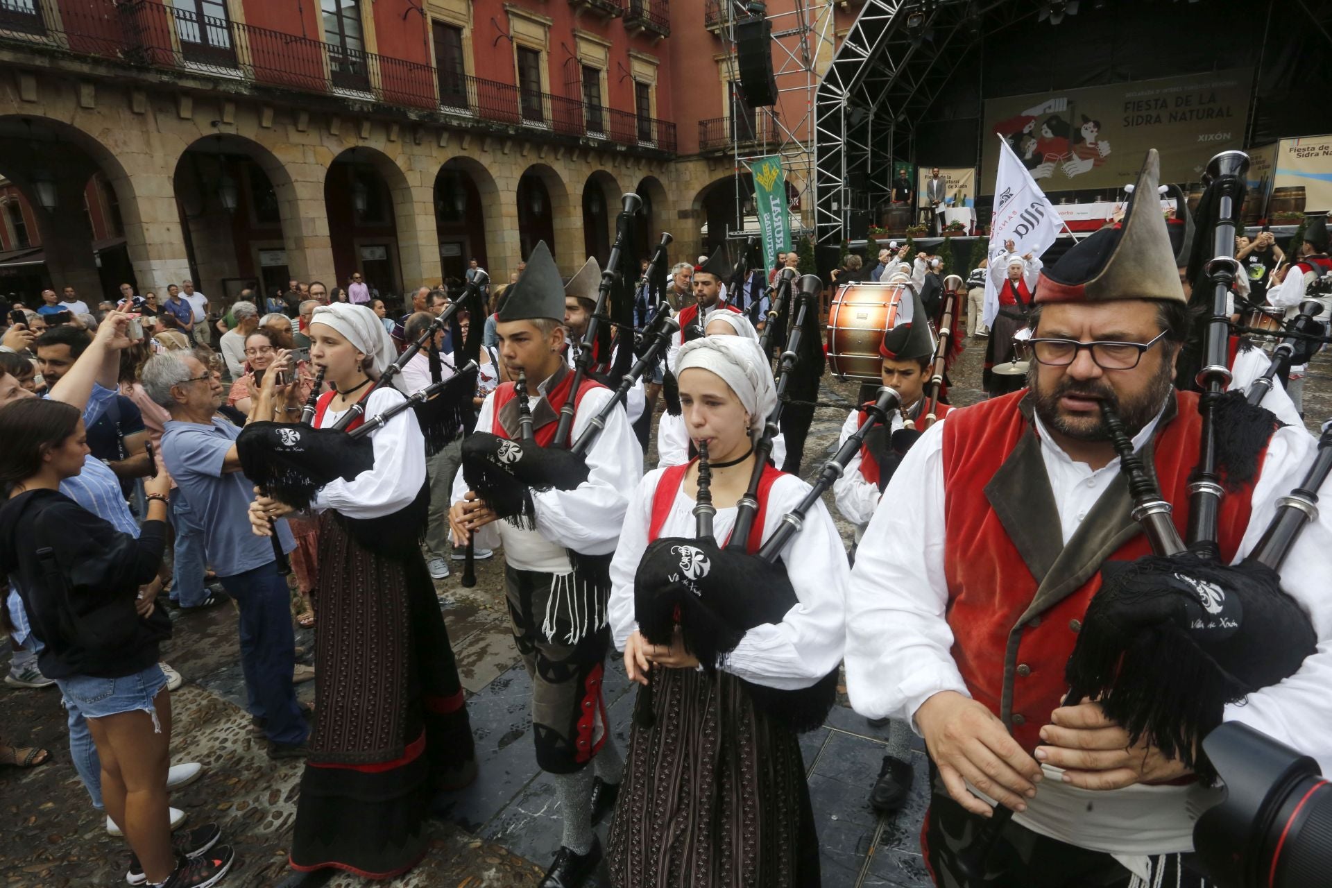 Broche de oro para la Fiesta de la Sidra de Gijón